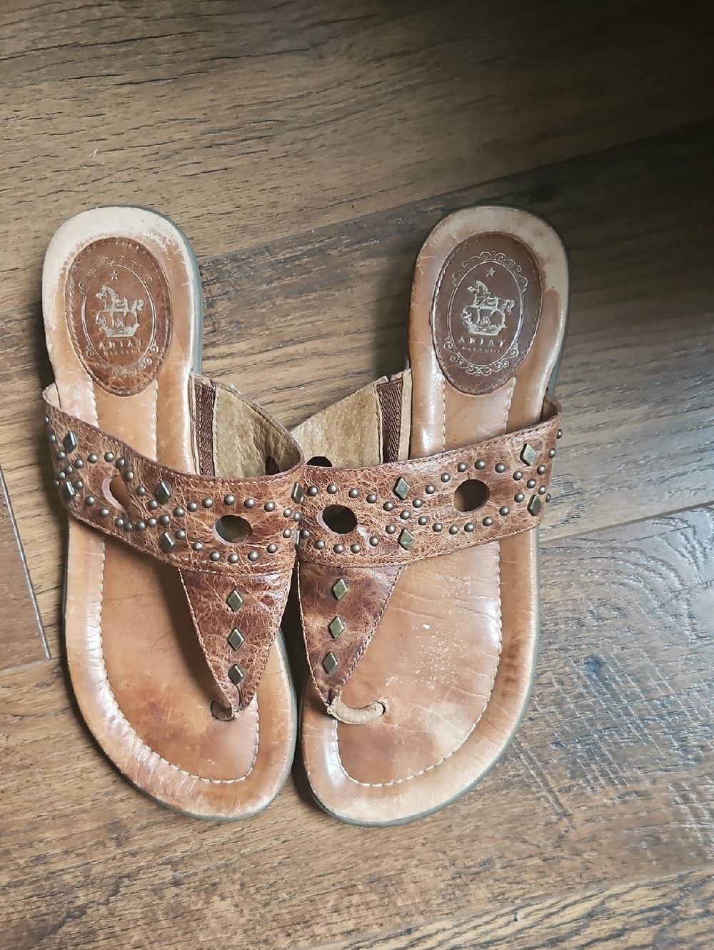 Ariat Brown Studded Leather Thong Sandals 9M